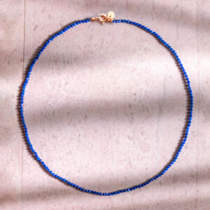 piękny amarantowy naszyjnik lapis lazuli