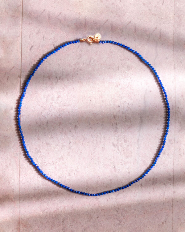 piękny amarantowy naszyjnik lapis lazuli