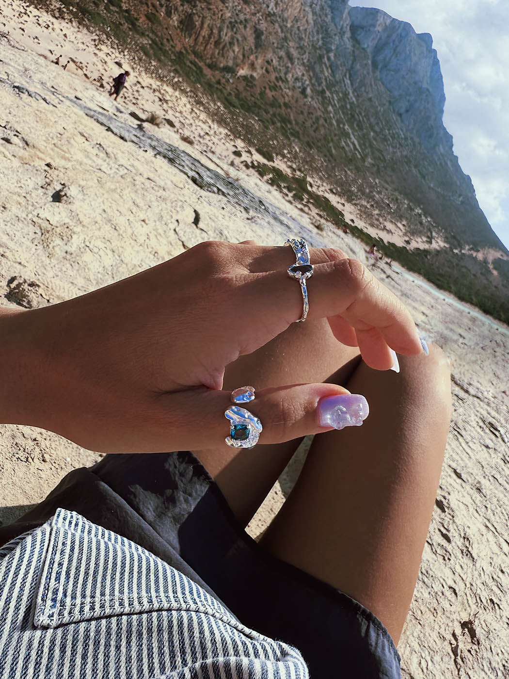 srebrny pierścionek z akwamarynem