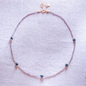 naszyjnik ze spinelu ochronne działanie unikalne design plecione owoce handmade